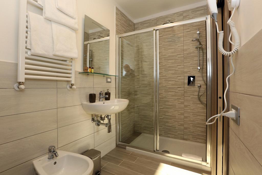 Casa Martinez Roma Hotel ภายนอก รูปภาพ